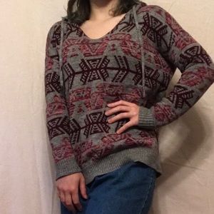 ⭐️3 for $13⭐️ Patterned hoodie sweater